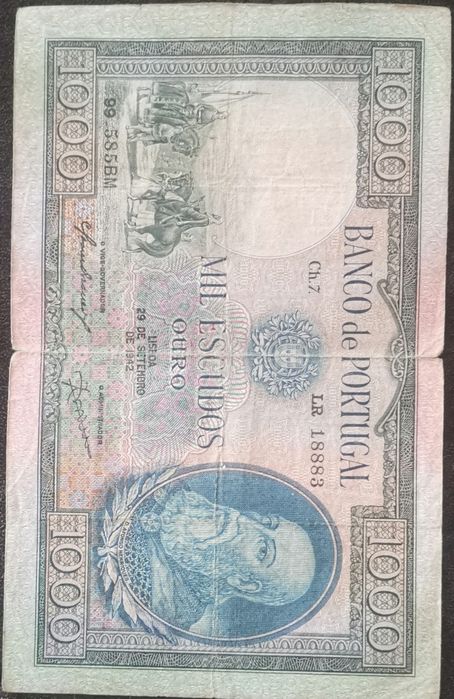 Lode de notas de escudos