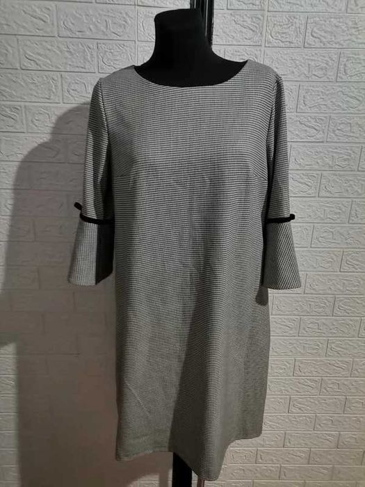 Sukienka delikatna kratka rozmiar XL stan idealny cena 35 zł