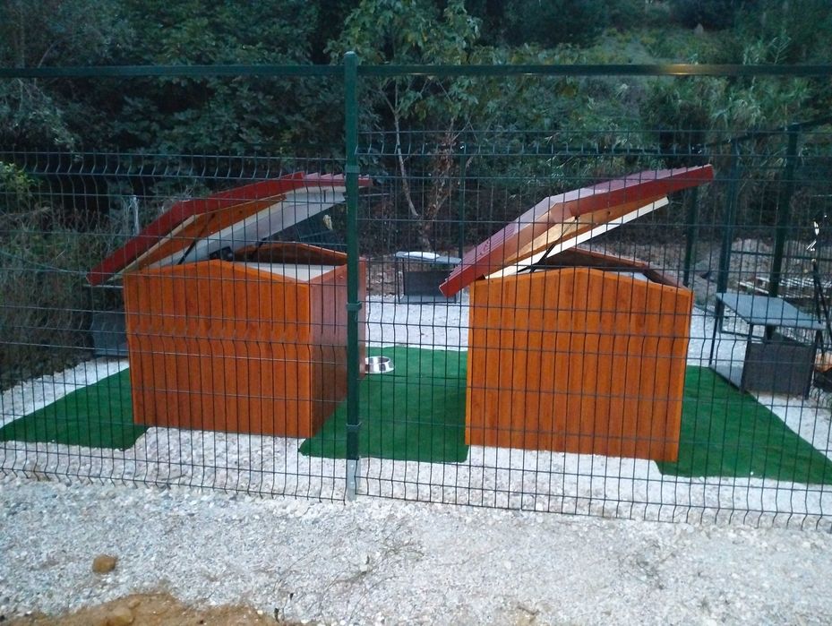 Abrigos para animais de estimação com ventilação, ar frio ou quente