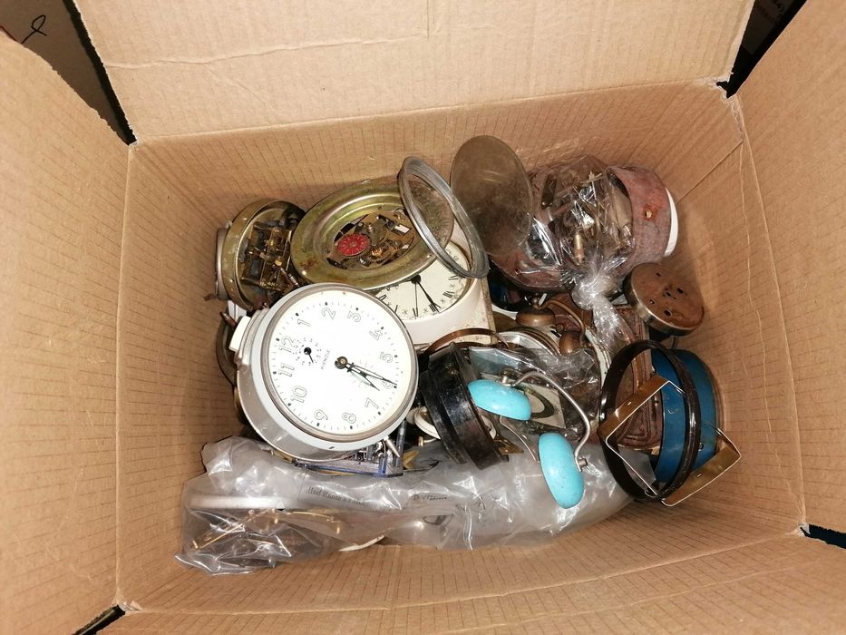 Relogios antigos  despertadores grande lote para peças e restauros