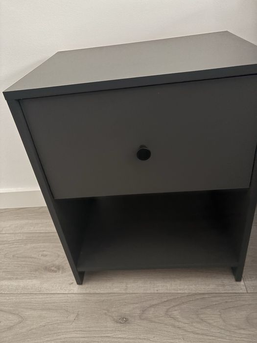 Mesa de cabeceria cimzenta
