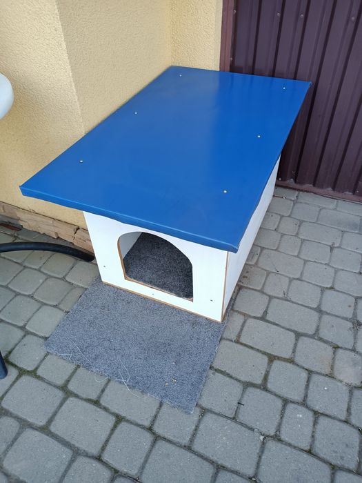 Buda dla psa .Ocieplana.