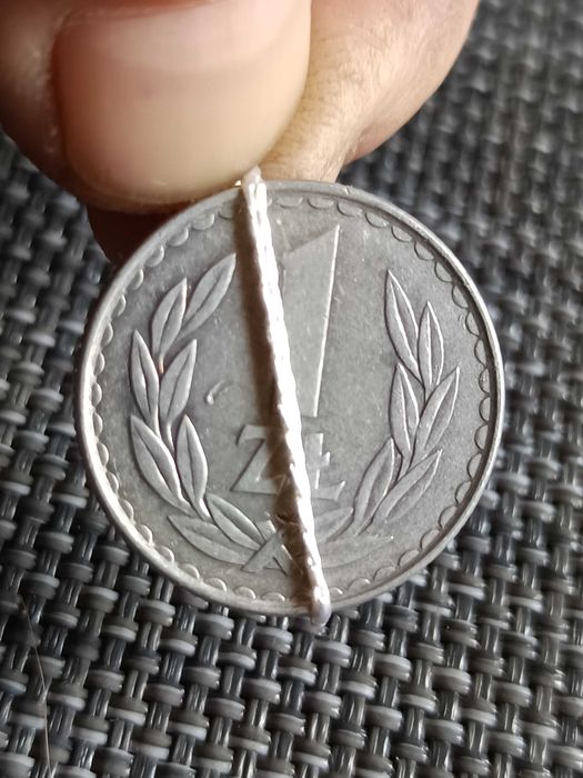 Sprzedam monetę 1 zloty 1983 rok skretka