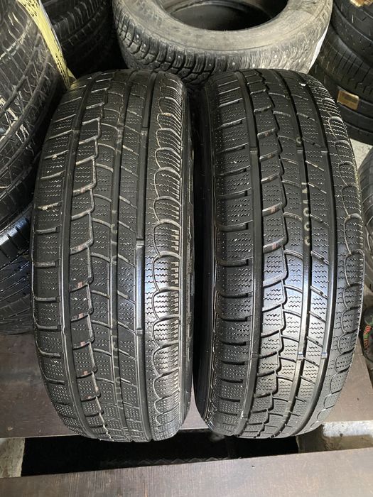 215/70 R16 Nexen пара шин всесезонных.