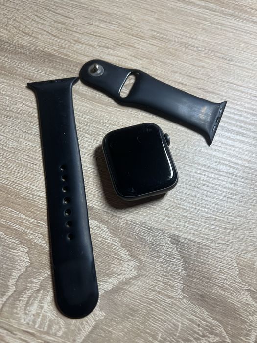 Apple Watch SE 44 mm.