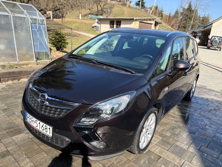 Opel Zafira 1,4 140KM Ksenon !! PDC !!