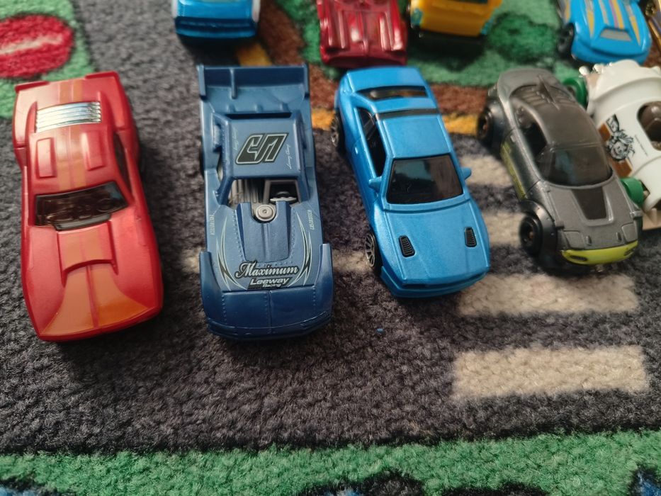 Машинки Hot Wheels