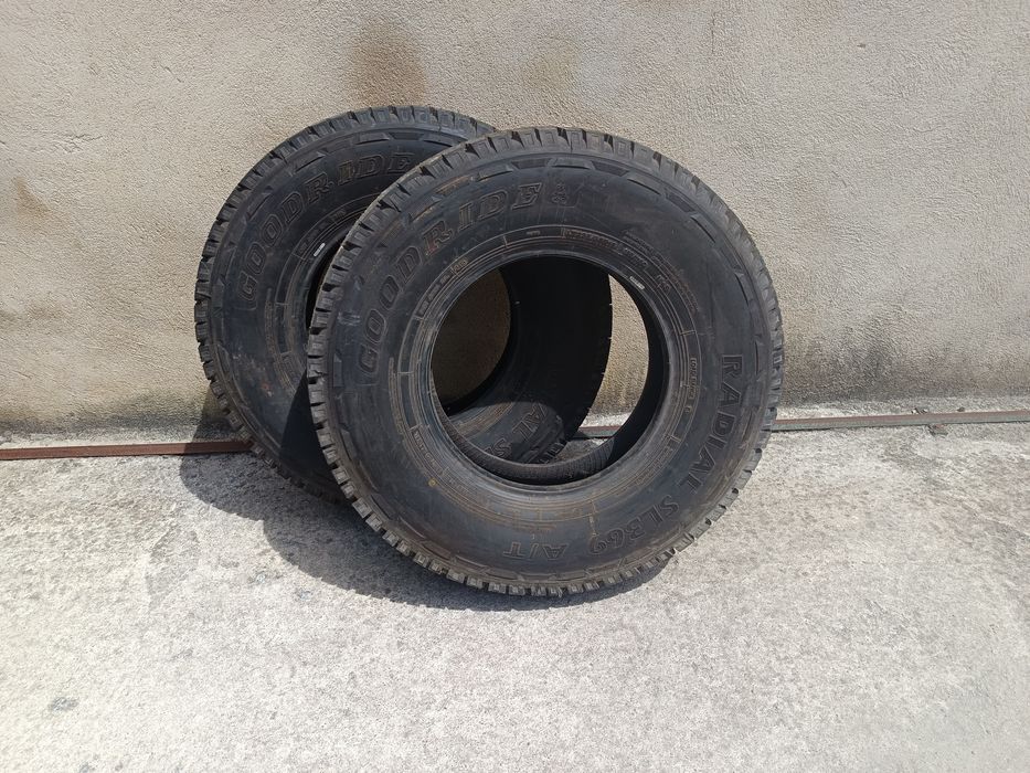 2 Pneus Goodride 235/85/16