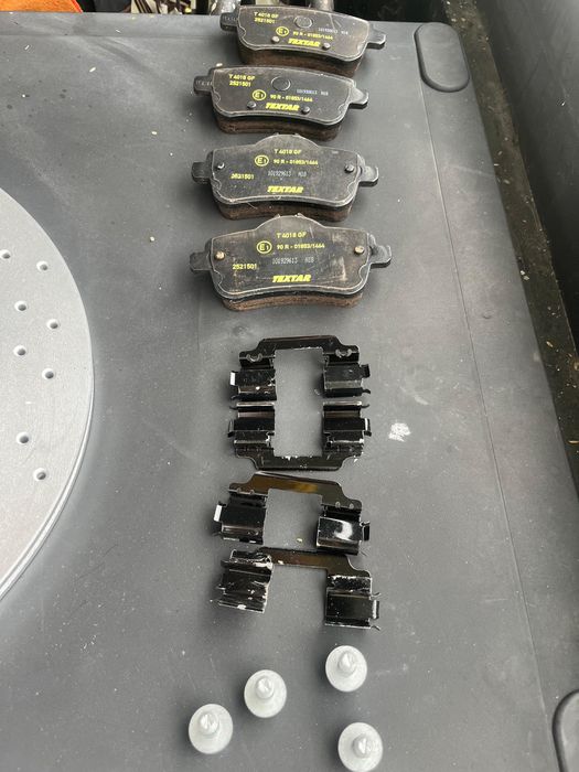 Discos e calcos mercedes cla 45 classe a para desocupar