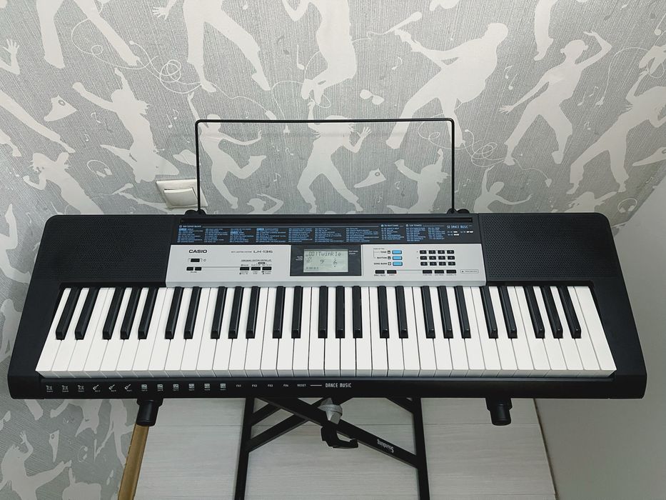 Професійний Синтезатор Casio LK-136!!! Круте Піаніно, Клавіши.