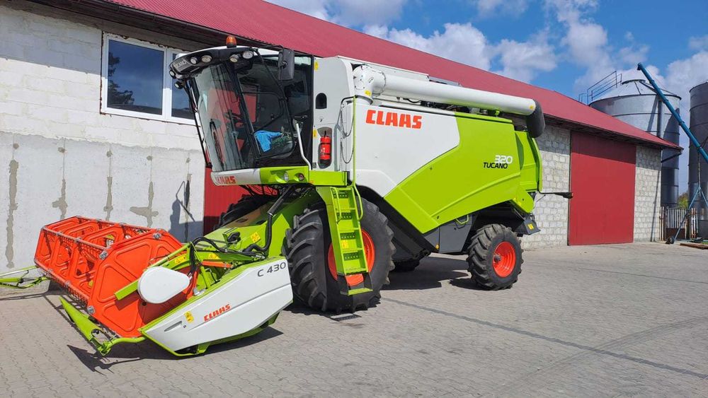 claas tucano 320