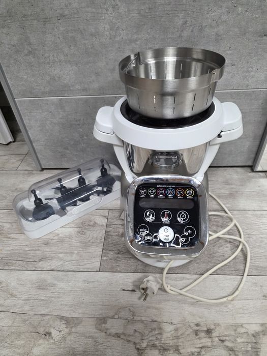 Robot kuchenny Tefal FE800 Couisine Companion

Robot kuchenny używany,