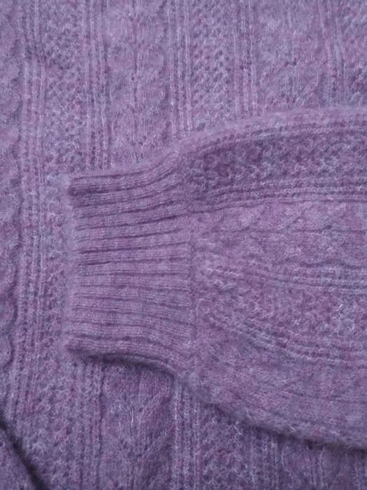 Жіночий джемпер бузкового кольору з фактурною в'язкою white stuff