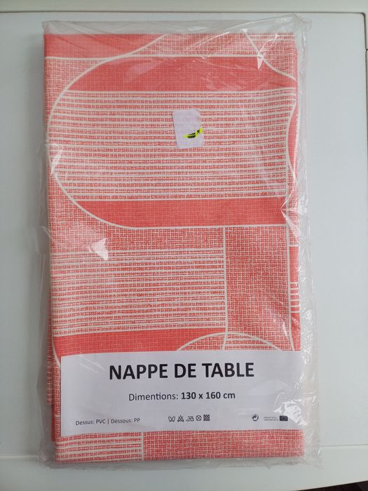 Toalha de mesa anti-nódoas, vermelho/branco, motivos geométricos NOVA!