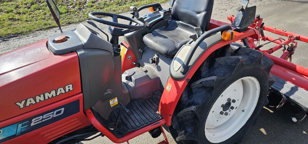 Японський Трактор мінітрактор Yanmar AF 250