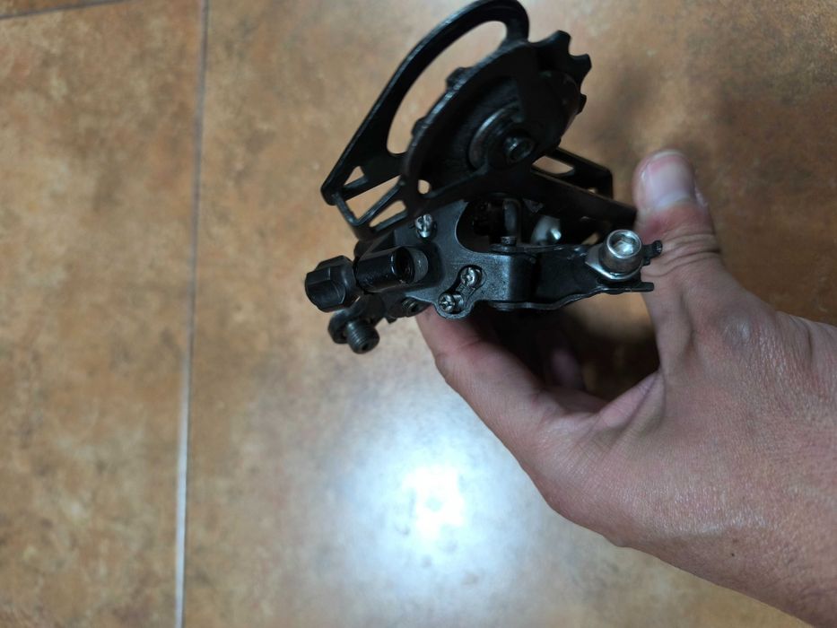Desviador traseiro Shimano Alivio 9V – gaiola longa (Shadow RD)