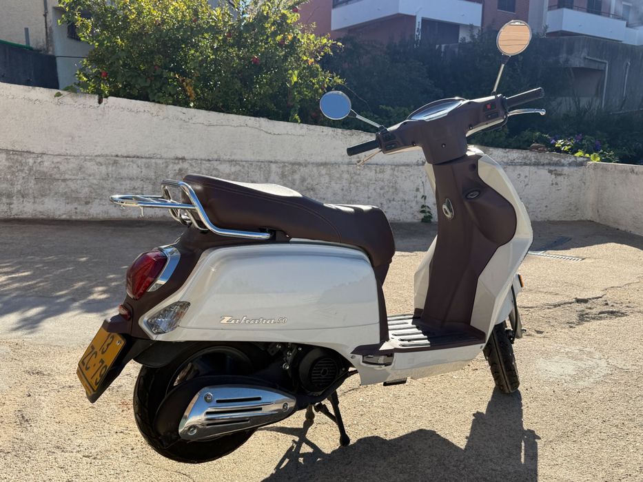 Scoter 50 Zahara, Kewaay