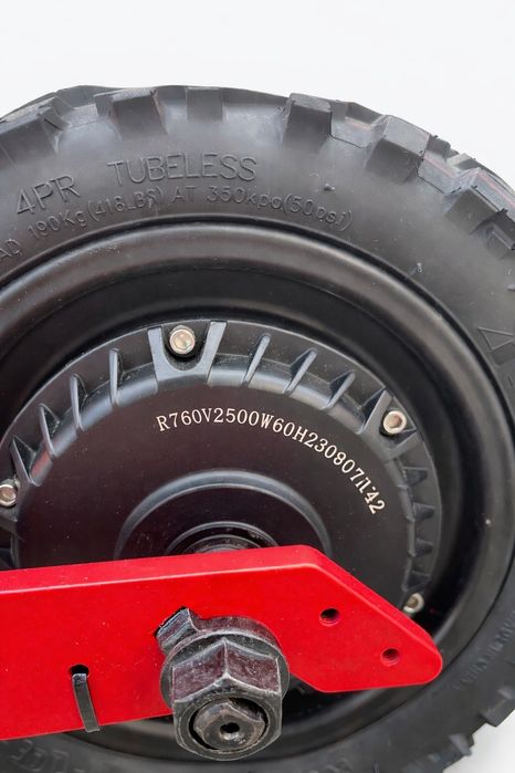 Полноприводный электросамокат Tesla 2800  2×2500W  60V 30Ah
Полный при