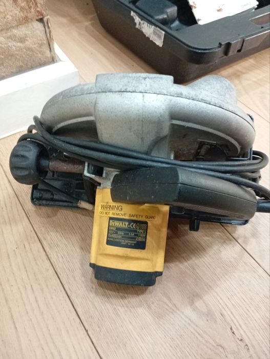 Продам Дискову циркулярну пилу (Паркетку) Dewalt з Англії!!!