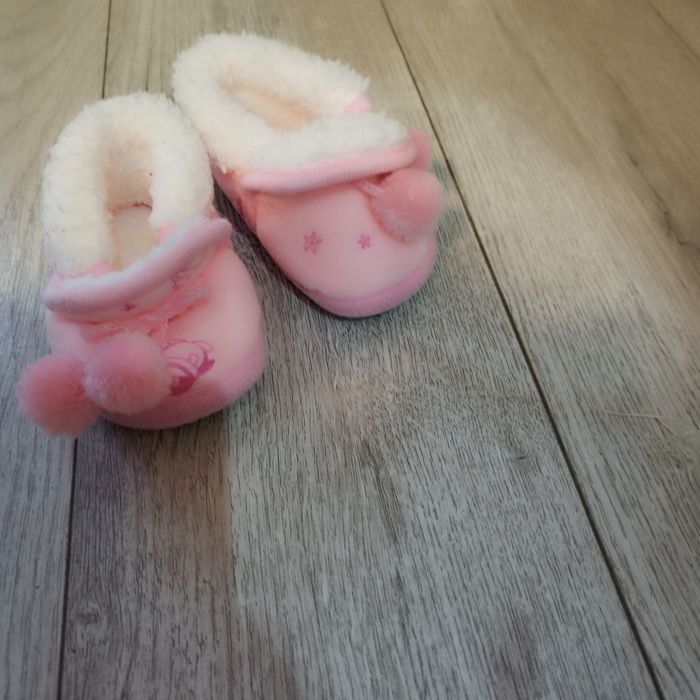 Różowe buciki dla niemowlaka 11cm