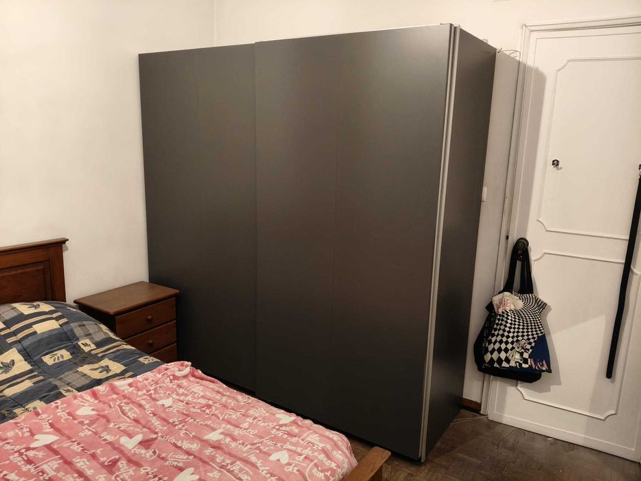 Roupeiro c/Portas Deslizantes