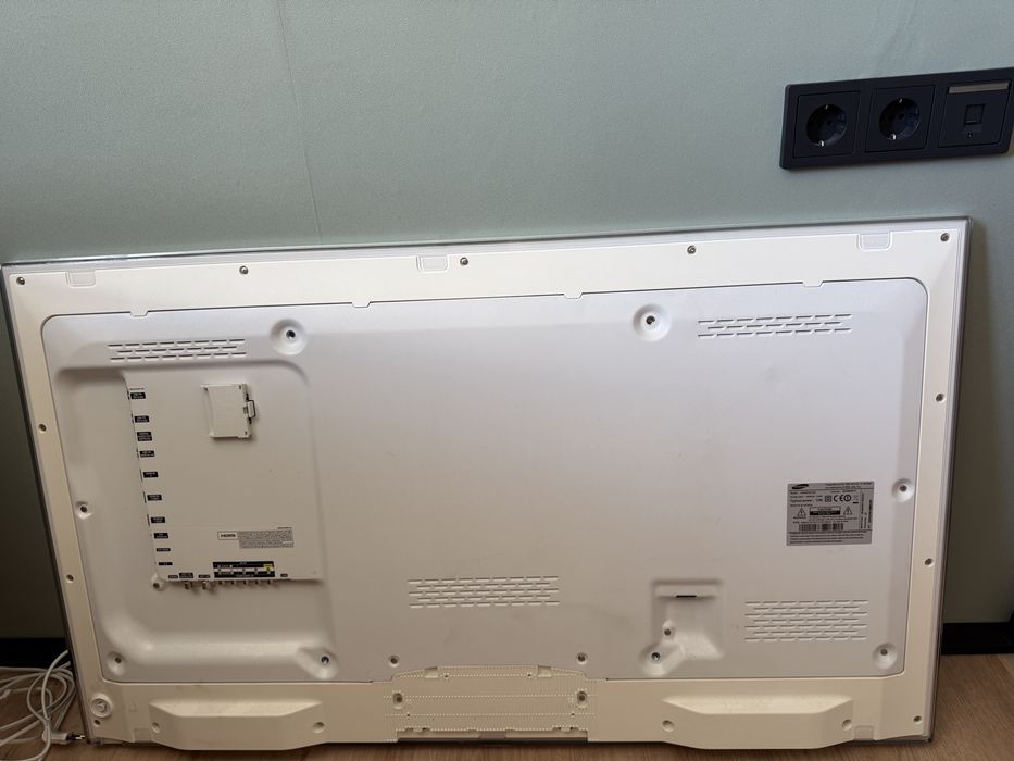 Продам Телевізор Samsung UE46ES671 та приставку Xiaomi 4K MI box S(mdz-22-ab)