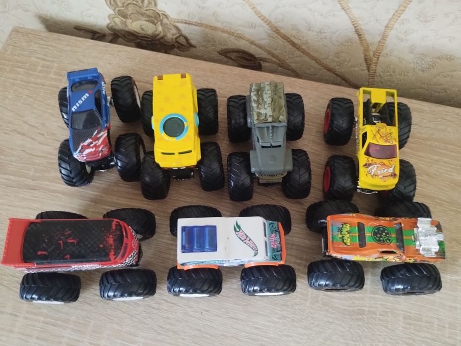 Оригинал, Hot Wheels Monster Trucks, Хот Вилс Монстер Трак,  набор.