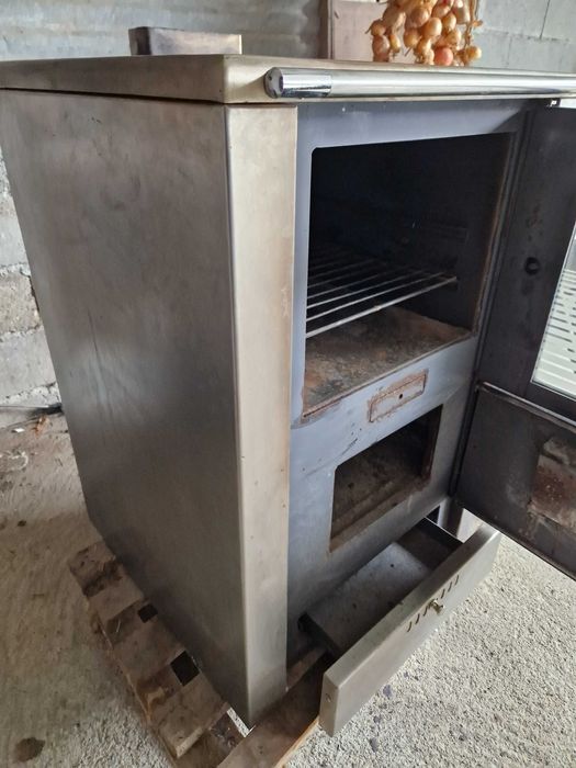 Fogão a lenha para aquecimento e cozinhar