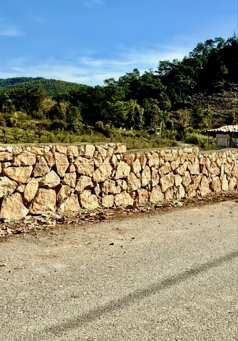 Muros em Pedra Natural