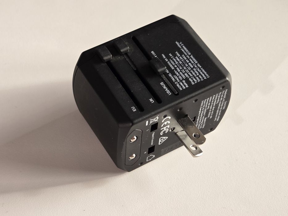 Зарядка USB переходник для путешествий на все виды розеток