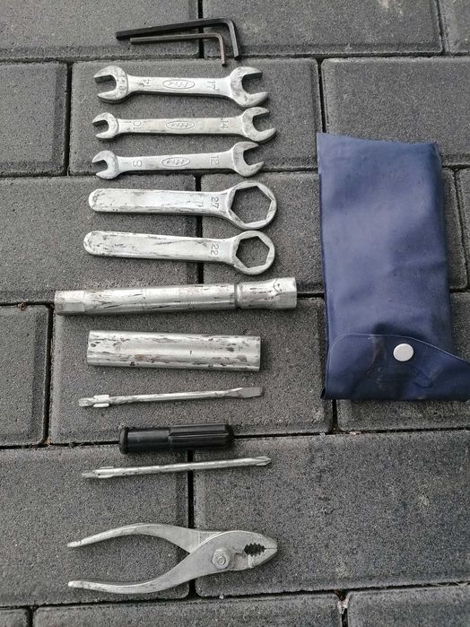 Oryginalny zestaw narzędzi z hondy shadow 750