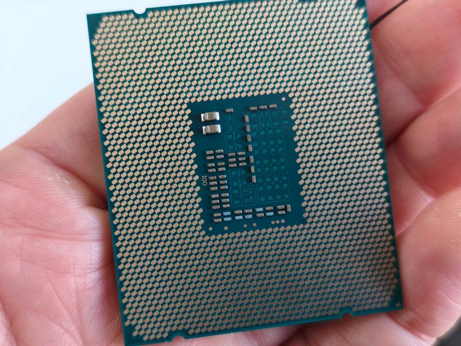 Xeon e5 2667v3 ( 8 ядер / 16 потоків) , сокет 2011-3