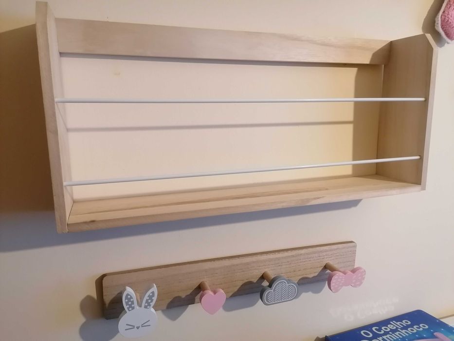 Wall-mounted shelves and children's coat hanger, brand Vertbaudet