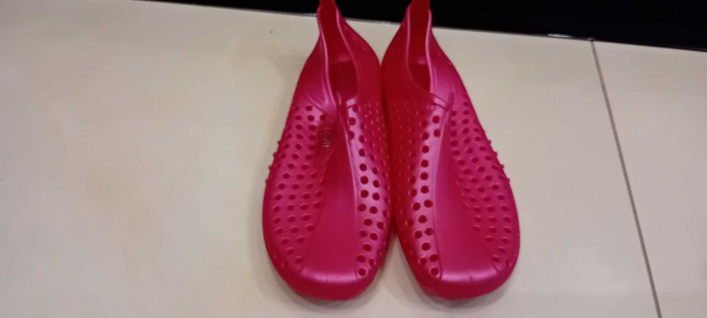 wygodne buty do wody jak nowe