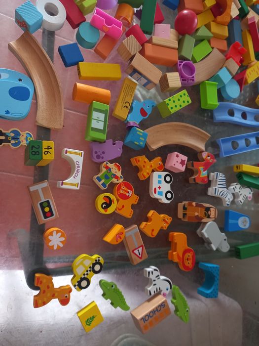 Conjunto de Figuras Geométricas em Madeira