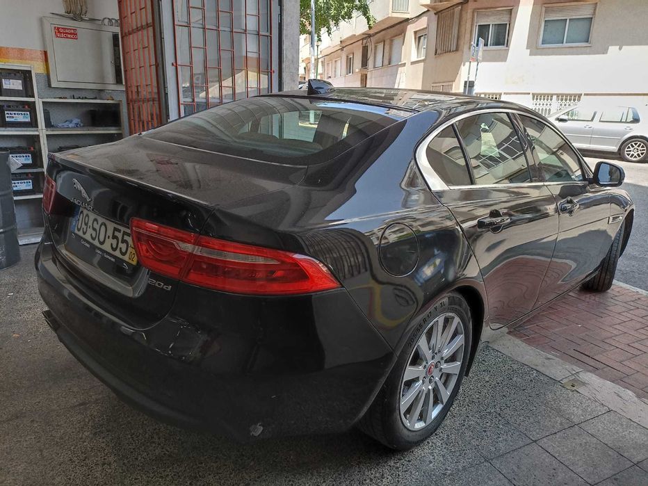 Jaguar XE — fotografia 3