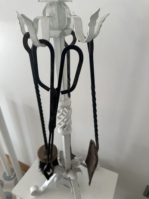 Suporte e utensílios de lareira/churrasqueira