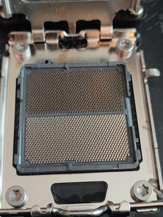 Материнська плата Gigabyte B850 AORUS ELITE WIFI7