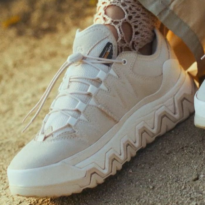 Кросівки UGG CapTrail Low ( РОЗМІР 39,5 )