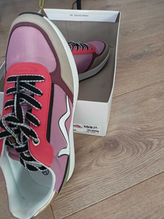 Adidasy 38 wyższa podeszwa