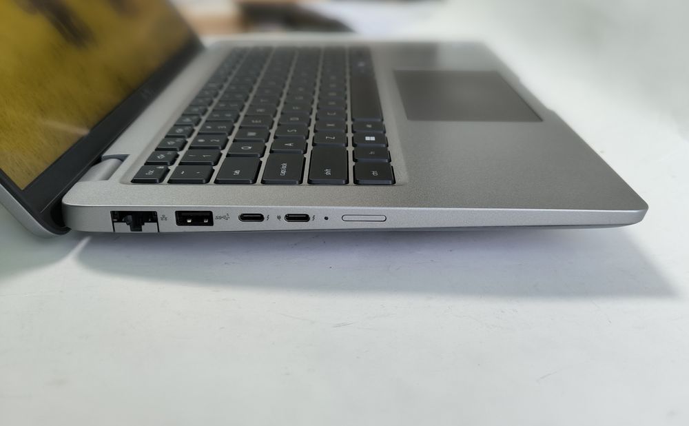 Dell Precision 3490 14" FHD Touch/ Intel Core Ultra 5 135H/ 8Gb/ 256Gb