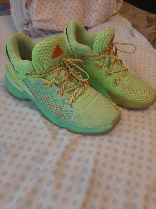 продам кроссовки адидас марвел 45 р