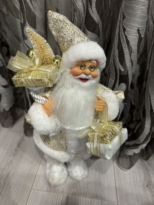 Святкова фігура Санта Клаус