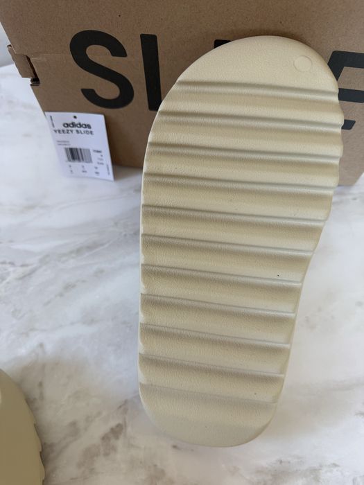 Yeezy slide bone 43