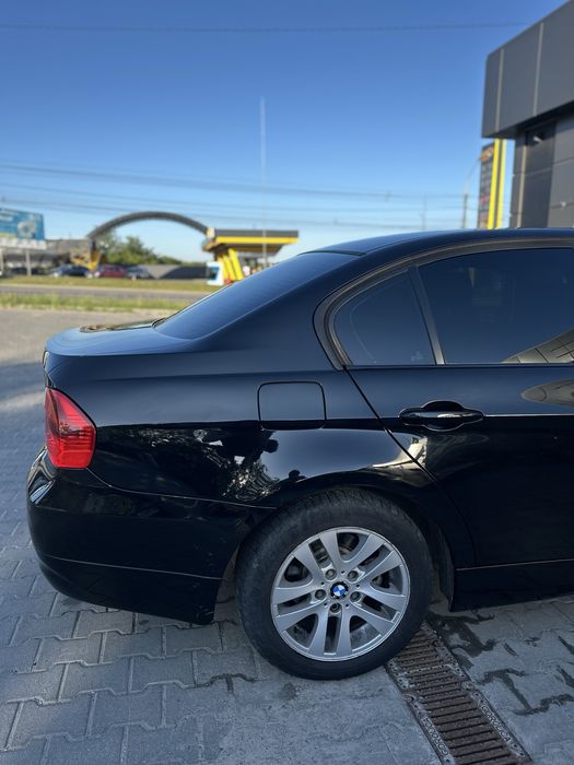 Продам bmw e90. 318.2.0