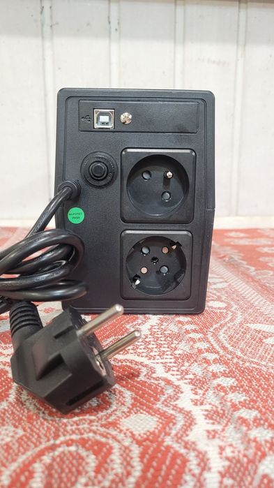 Безперебійник UPS  VOLT POLSKA (з аккумулятором)