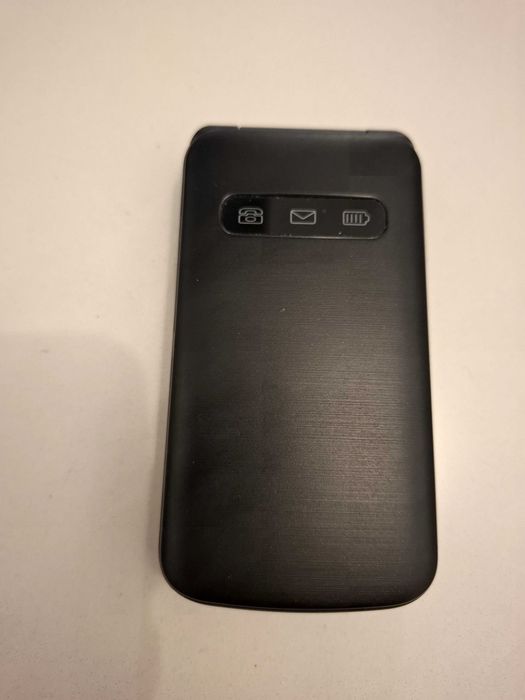 TELEMÓVEL FLIP QILIVE 2.4'' 4G USBC semi novo com Garantia