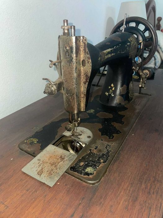 Máquina de Costura da SINGER