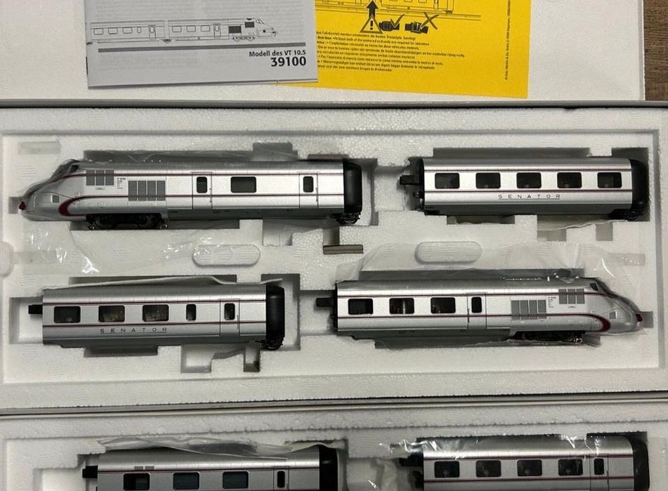 Märklin 39100, VT 10.5 "Senator" com extensão 41100, sem uso