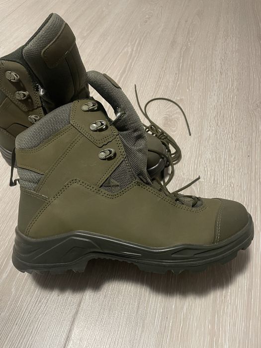 Продам черевики Берці